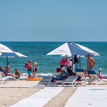 Moonlight Mamaia Apartments Bagian luar foto