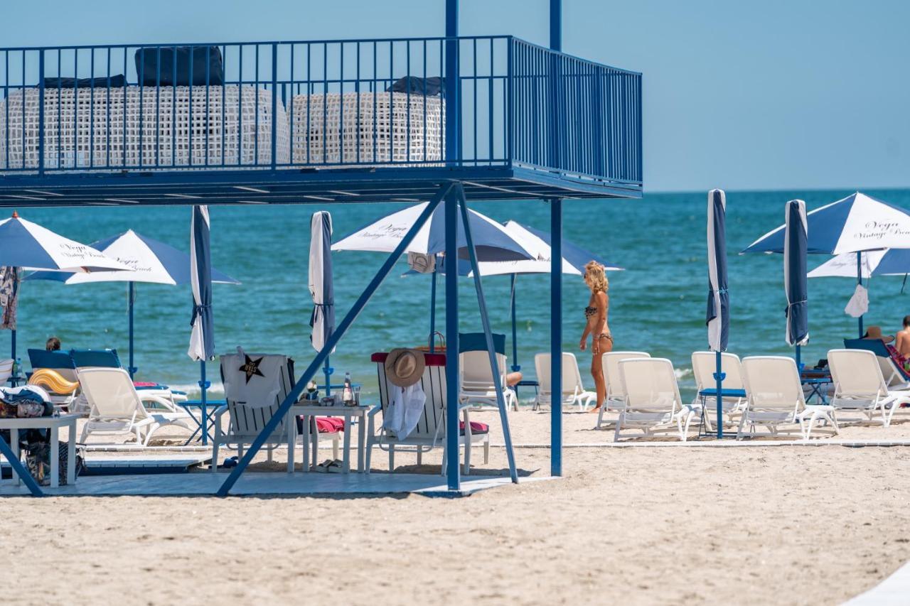 Moonlight Mamaia Apartments Bagian luar foto