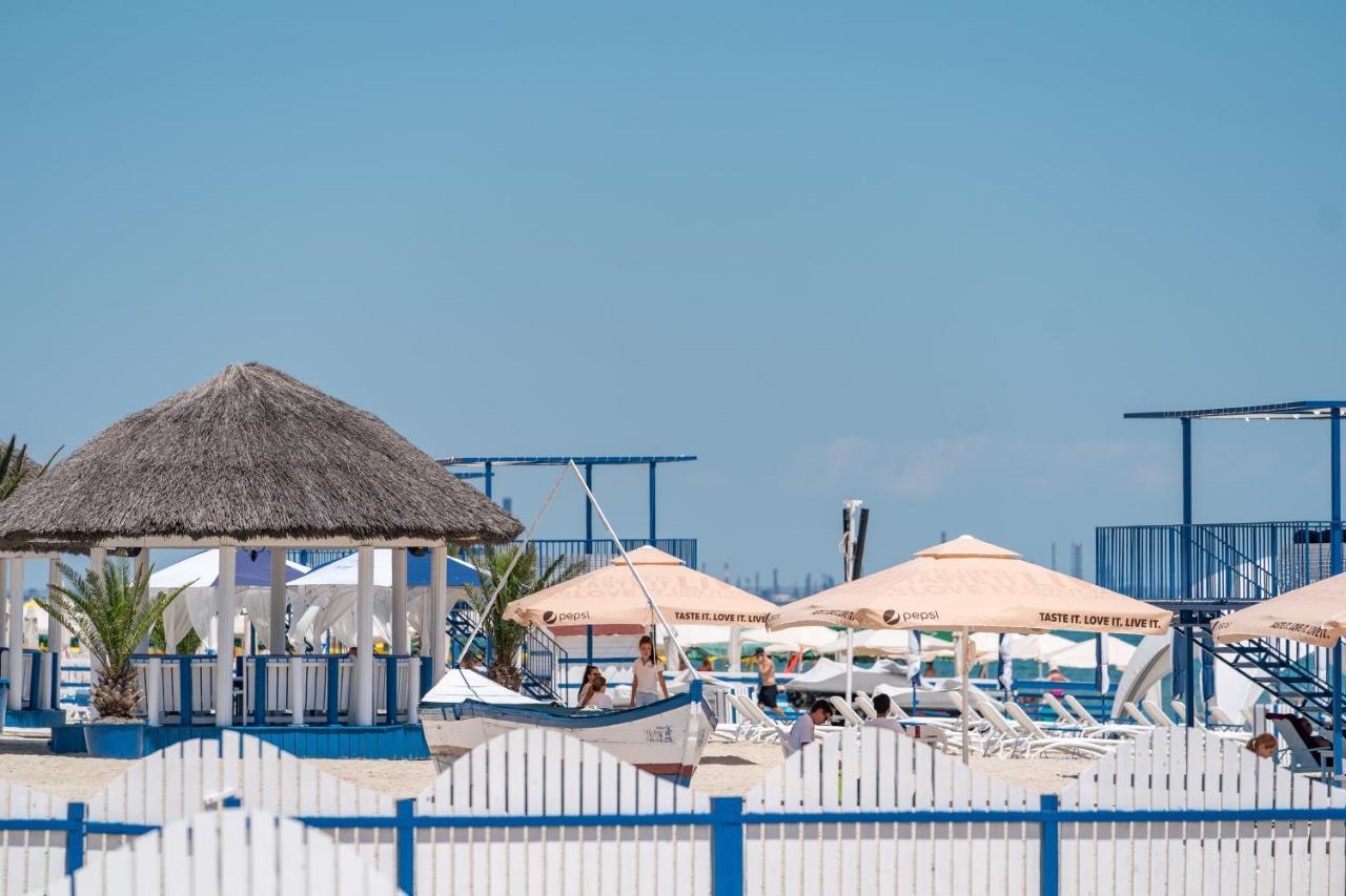 Moonlight Mamaia Apartments Bagian luar foto