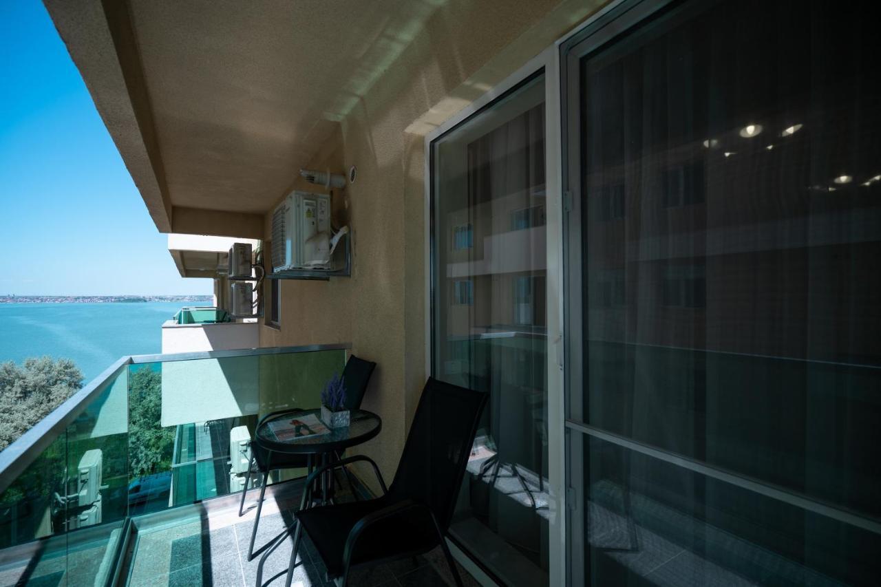 Moonlight Mamaia Apartments Bagian luar foto