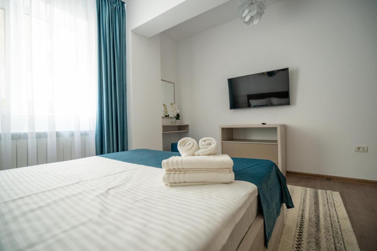 Moonlight Mamaia Apartments Bagian luar foto