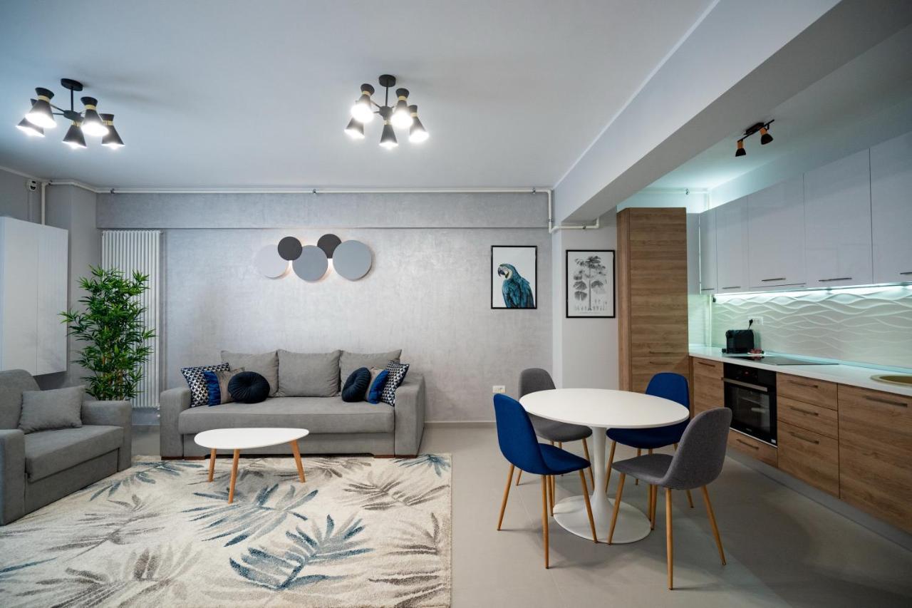 Moonlight Mamaia Apartments Bagian luar foto