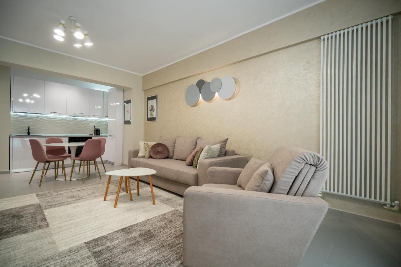 Moonlight Mamaia Apartments Bagian luar foto
