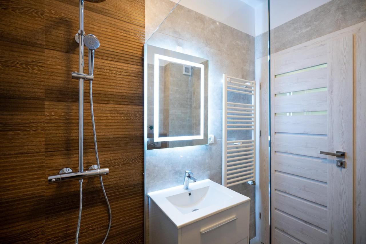 Moonlight Mamaia Apartments Bagian luar foto