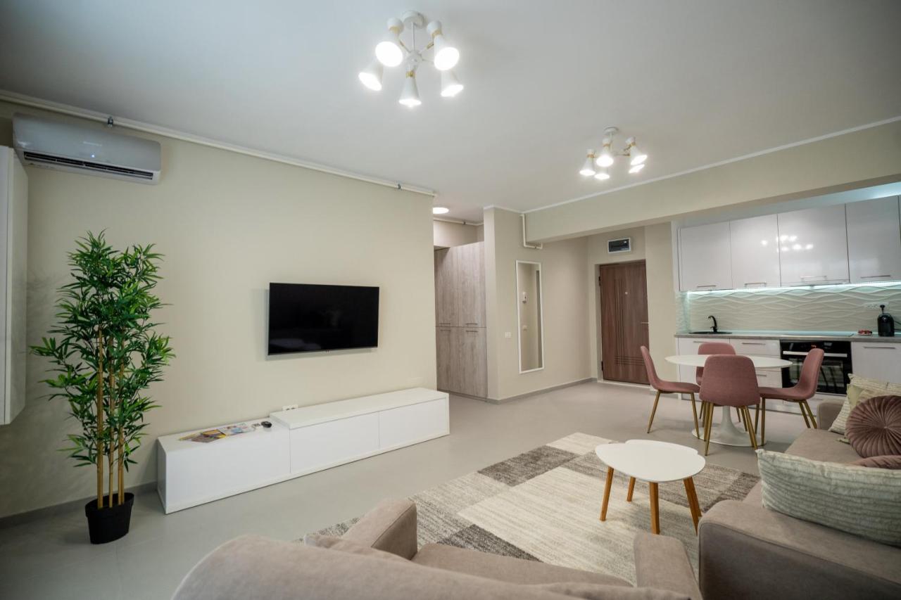 Moonlight Mamaia Apartments Bagian luar foto