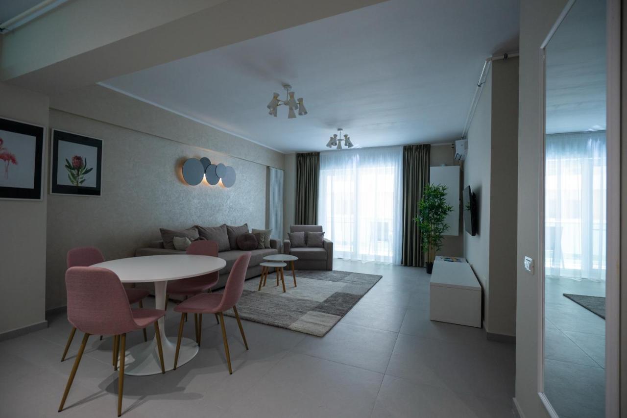 Moonlight Mamaia Apartments Bagian luar foto