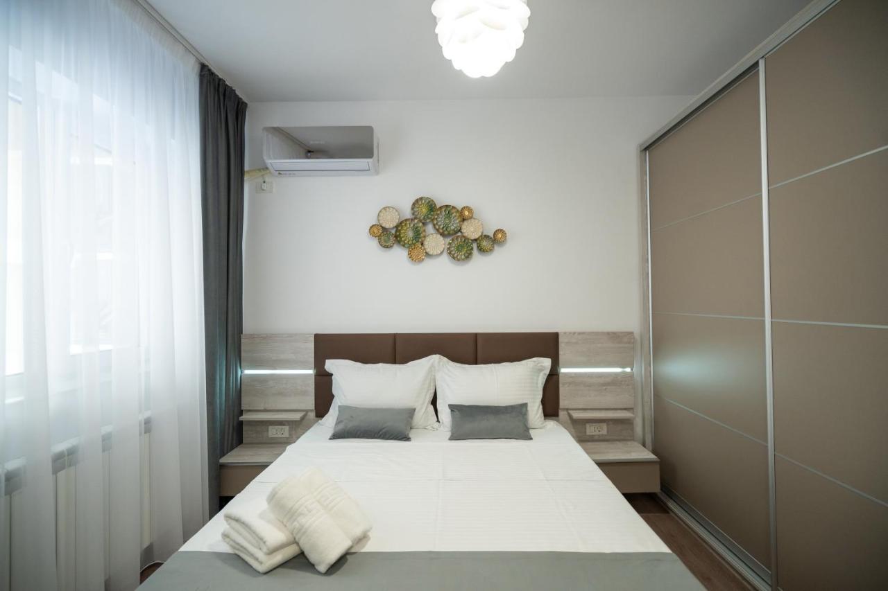 Moonlight Mamaia Apartments Bagian luar foto